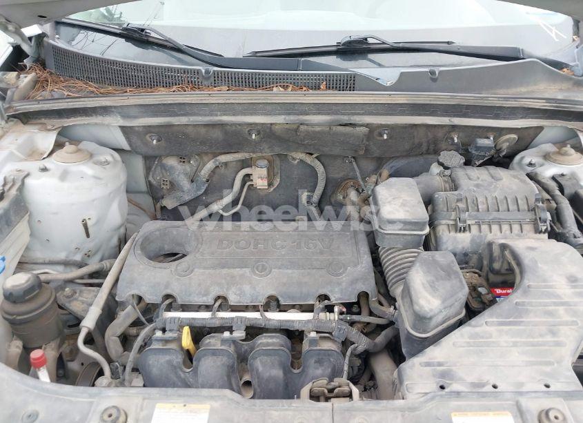 Photo 10 of 2012 Kia Sorento LX (VIN 5XYKT3A11CG301027)