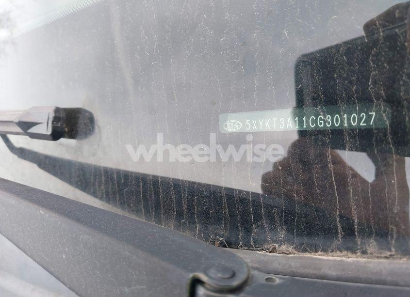 Photo 9 of 2012 Kia Sorento LX (VIN 5XYKT3A11CG301027)