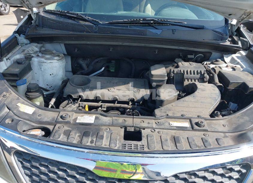 Photo 10 of 2011 Kia Sorento LX (VIN 5XYKT3A12BG001463)