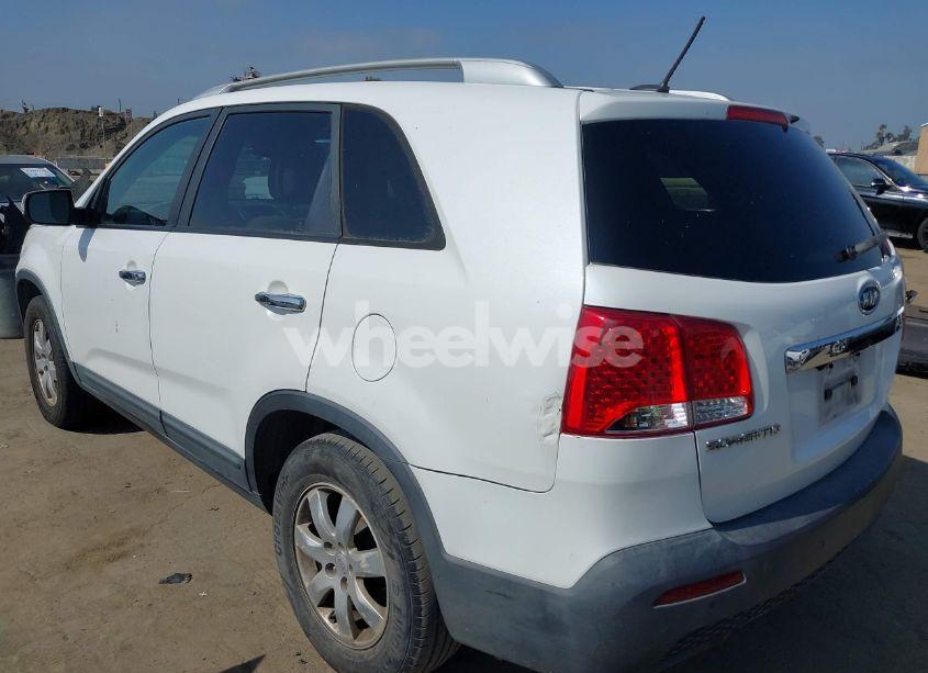 Photo 3 of 2011 Kia Sorento LX (VIN 5XYKT3A12BG001463)