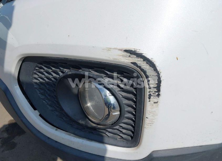 Photo 6 of 2011 Kia Sorento LX (VIN 5XYKT3A12BG001463)