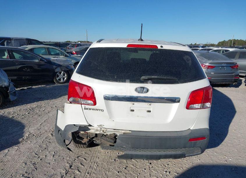 Photo 17 of 2011 Kia Sorento (VIN 5XYKT3A12BG012740)