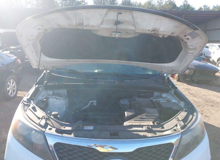 Photo 10 of 2011 Kia Sorento LX (VIN 5XYKT3A12BG013838)