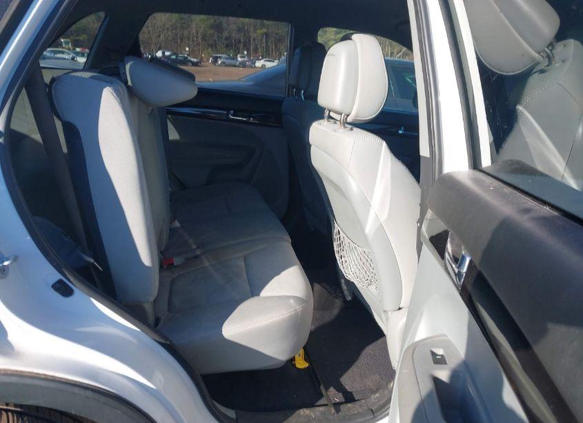 Photo 8 of 2011 Kia Sorento LX (VIN 5XYKT3A12BG013838)