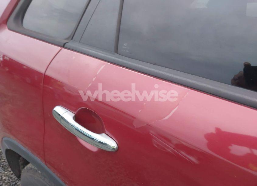 Photo 13 of 2011 Kia Sorento LX (VIN 5XYKT3A12BG028727)