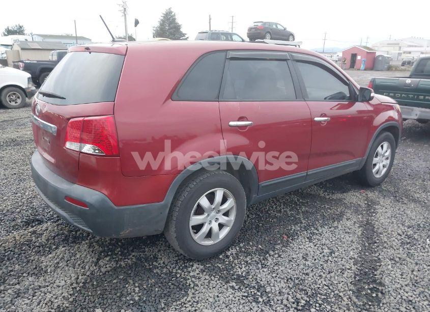 Photo 4 of 2011 Kia Sorento LX (VIN 5XYKT3A12BG028727)