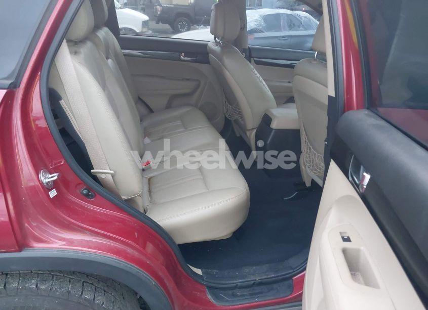 Photo 8 of 2011 Kia Sorento LX (VIN 5XYKT3A12BG028727)