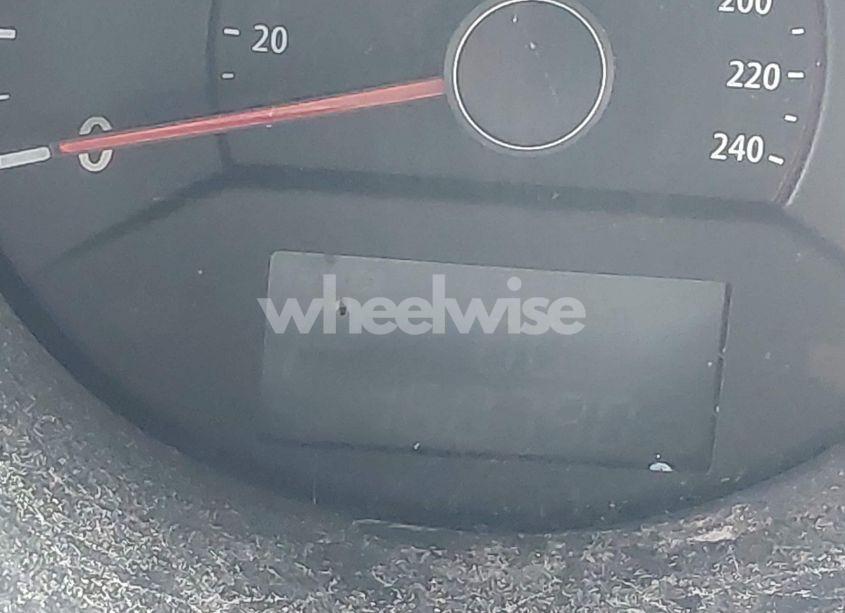 Photo 12 of 2011 Kia Sorento LX (VIN 5XYKT3A12BG053370)