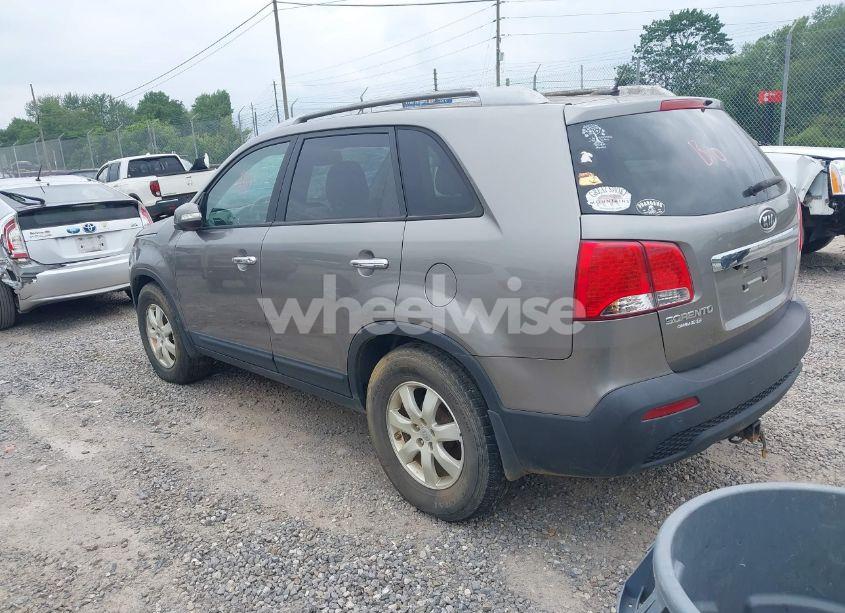 Photo 3 of 2011 Kia Sorento LX (VIN 5XYKT3A12BG053370)