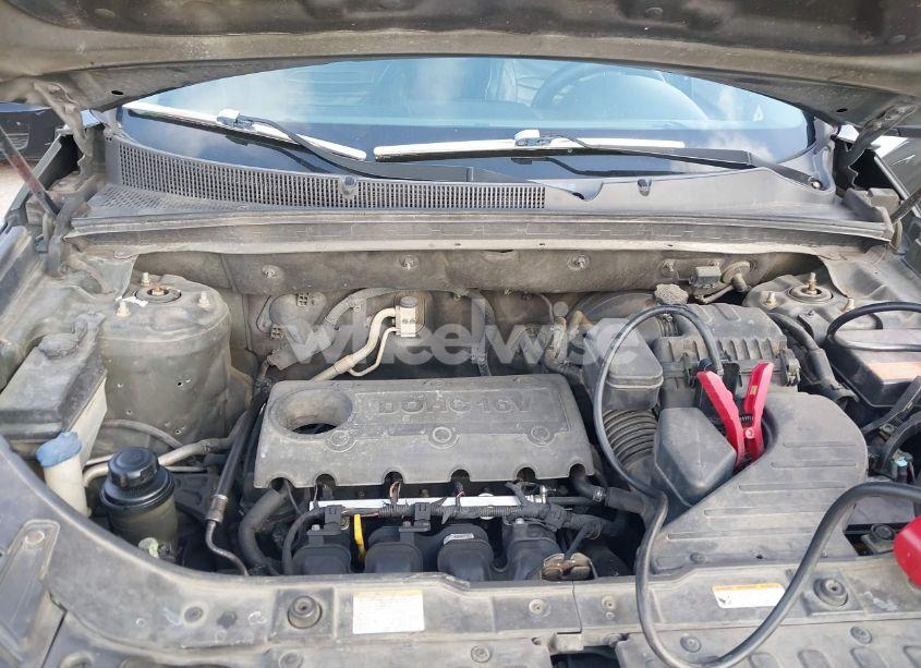 Photo 10 of 2011 Kia Sorento LX (VIN 5XYKT3A12BG160709)