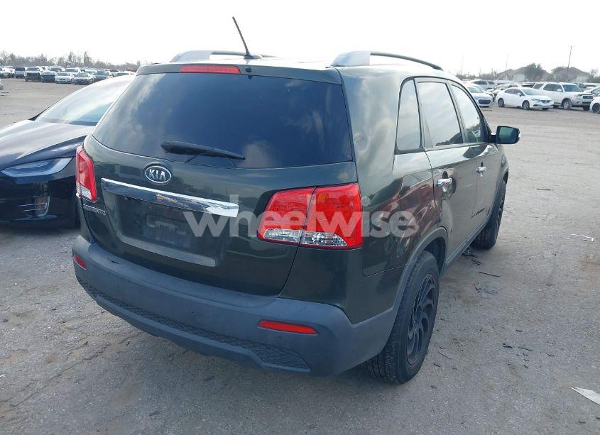 Photo 4 of 2011 Kia Sorento LX (VIN 5XYKT3A12BG160709)