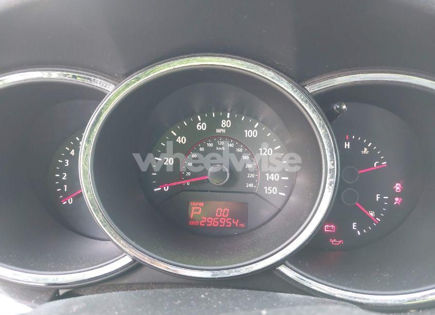 Photo 7 of 2011 Kia Sorento LX (VIN 5XYKT3A12BG160709)