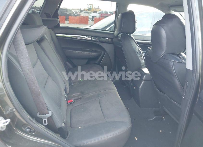 Photo 8 of 2011 Kia Sorento LX (VIN 5XYKT3A12BG160709)