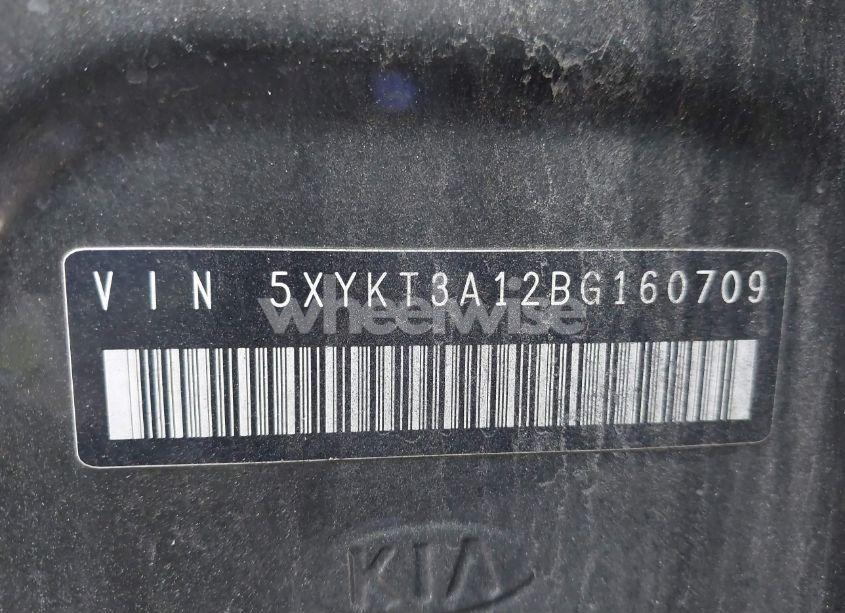 Photo 9 of 2011 Kia Sorento LX (VIN 5XYKT3A12BG160709)