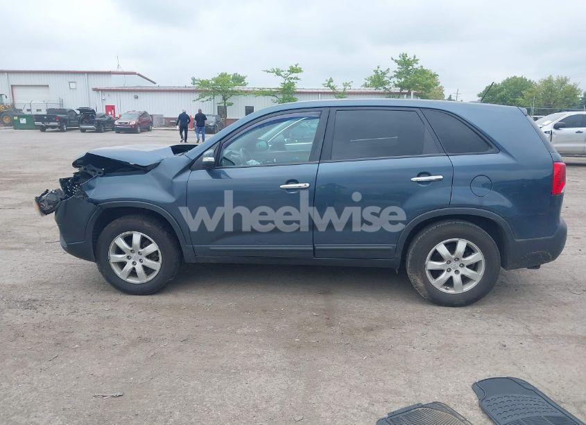 Photo 14 of 2011 Kia Sorento LX (VIN 5XYKT3A12BG165280)