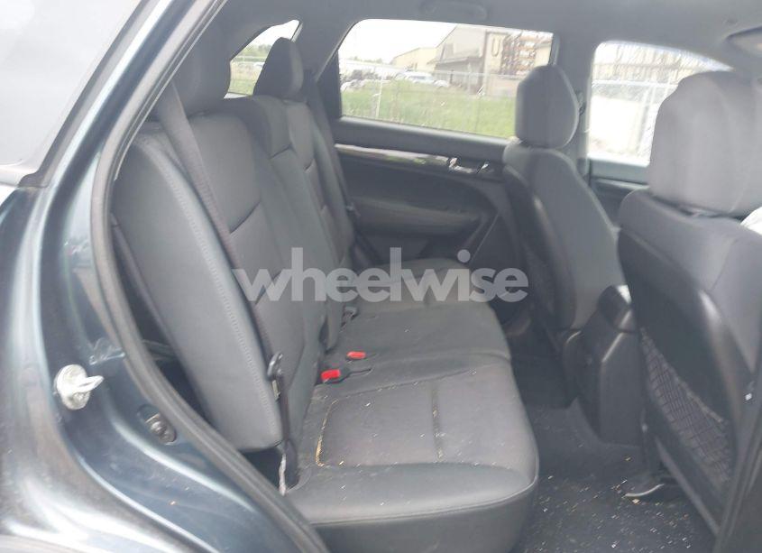 Photo 8 of 2011 Kia Sorento LX (VIN 5XYKT3A12BG165280)
