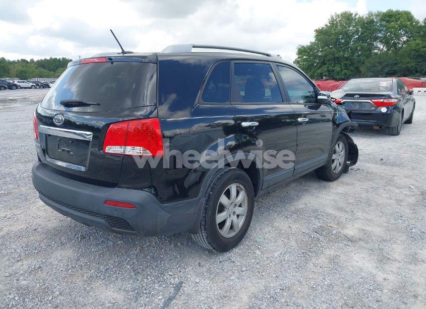 Photo 4 of 2011 Kia Sorento LX (VIN 5XYKT3A12BG174173)