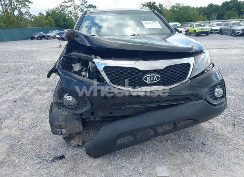 Photo 6 of 2011 Kia Sorento LX (VIN 5XYKT3A12BG174173)