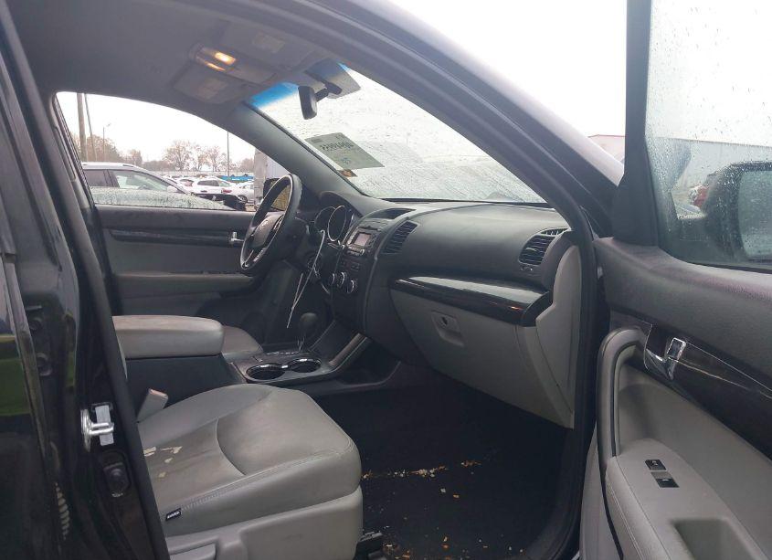 Photo 5 of 2012 Kia Sorento LX (VIN 5XYKT3A12CG203253)