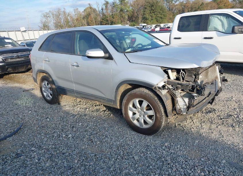 2012 Kia Sorento LX (VIN 5XYKT3A12CG246829) main photo