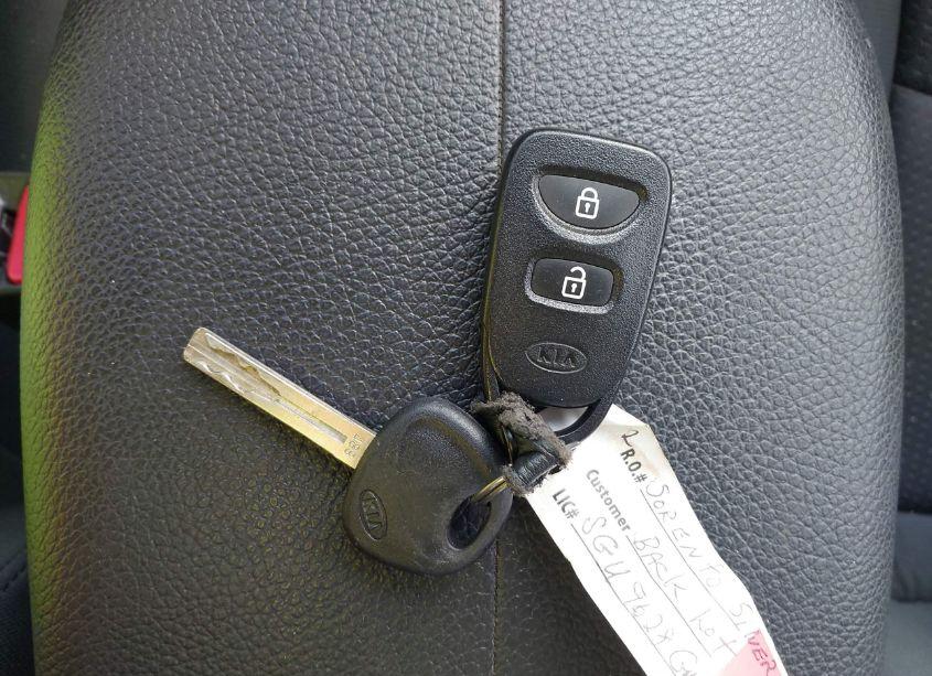 Photo 11 of 2012 Kia Sorento LX (VIN 5XYKT3A12CG246829)