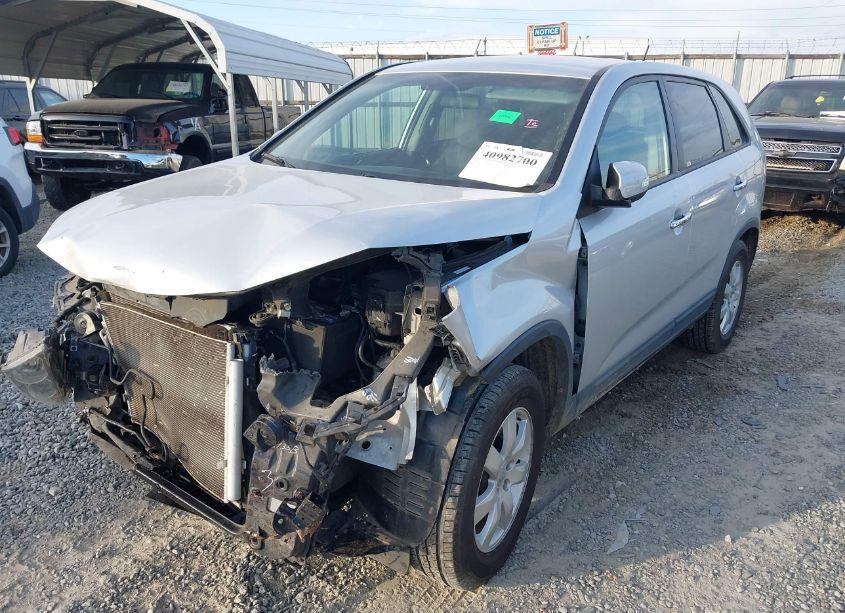 Photo 6 of 2012 Kia Sorento LX (VIN 5XYKT3A12CG246829)