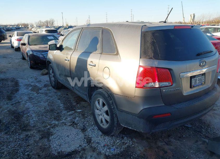Photo 3 of 2013 Kia Sorento LX (VIN 5XYKT3A12DG346267)