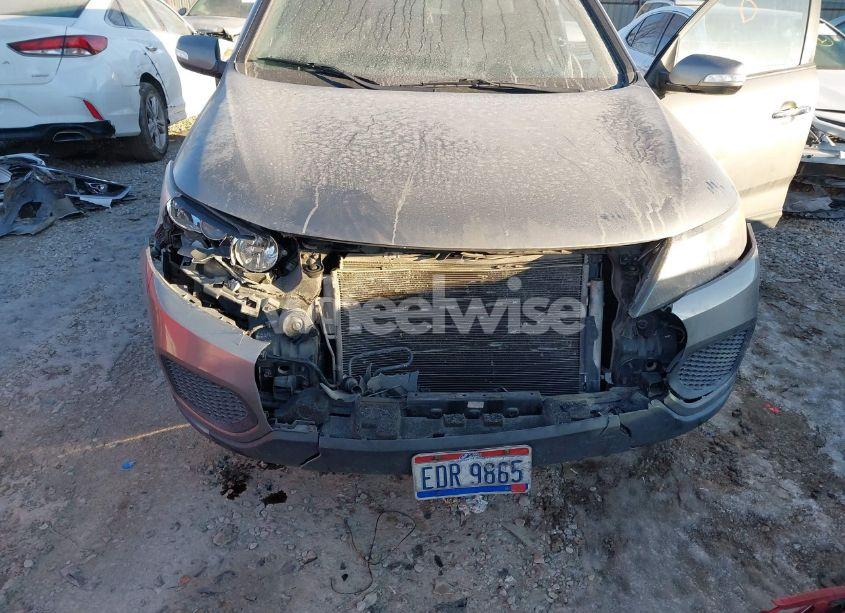 Photo 6 of 2013 Kia Sorento LX (VIN 5XYKT3A12DG346267)