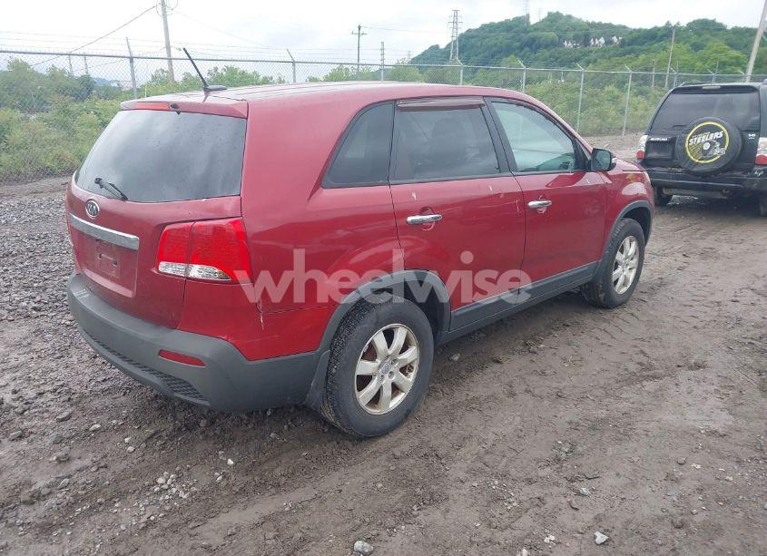 Photo 4 of 2011 Kia Sorento LX (VIN 5XYKT3A13BG082313)