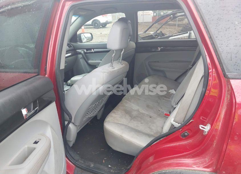 Photo 8 of 2011 Kia Sorento LX (VIN 5XYKT3A13BG082313)