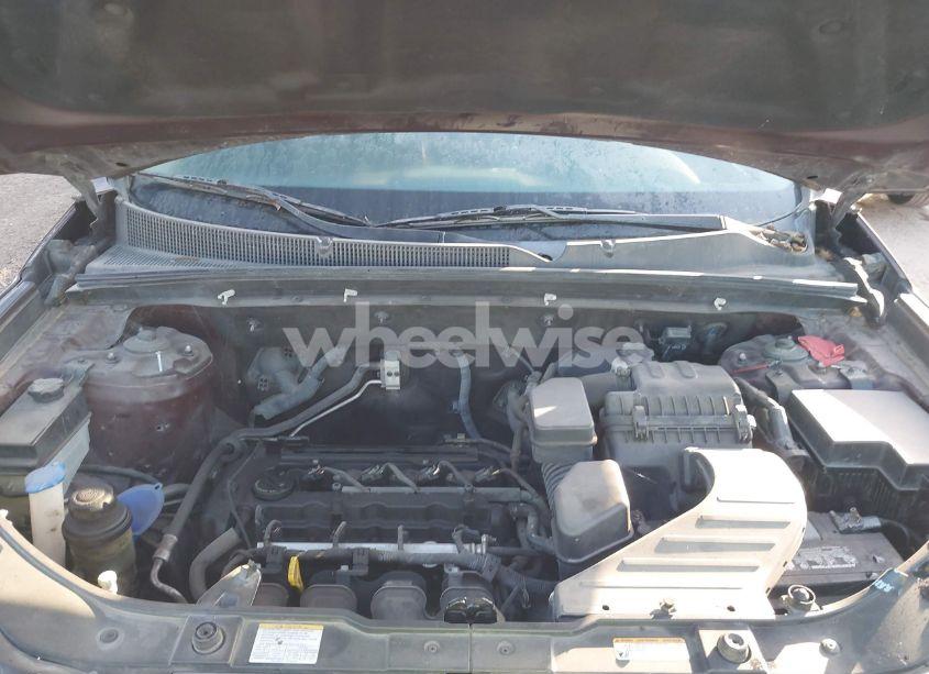 Photo 10 of 2011 Kia Sorento LX (VIN 5XYKT3A13BG083770)