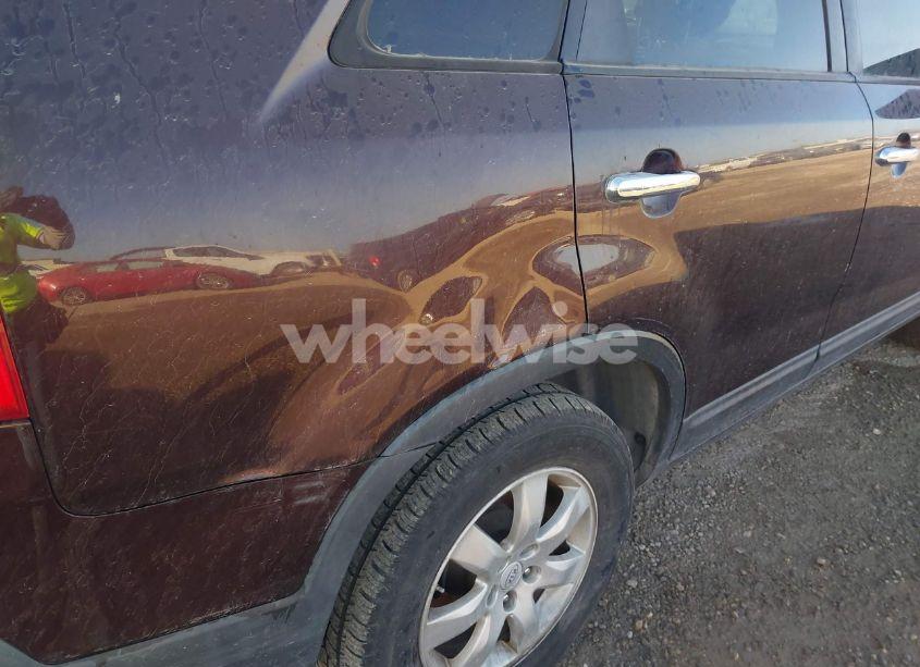 Photo 6 of 2011 Kia Sorento LX (VIN 5XYKT3A13BG083770)