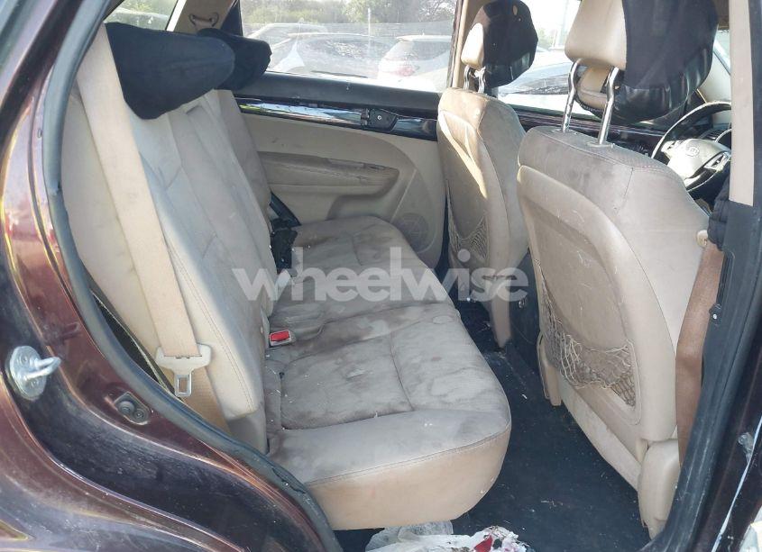 Photo 8 of 2011 Kia Sorento LX (VIN 5XYKT3A13BG083770)