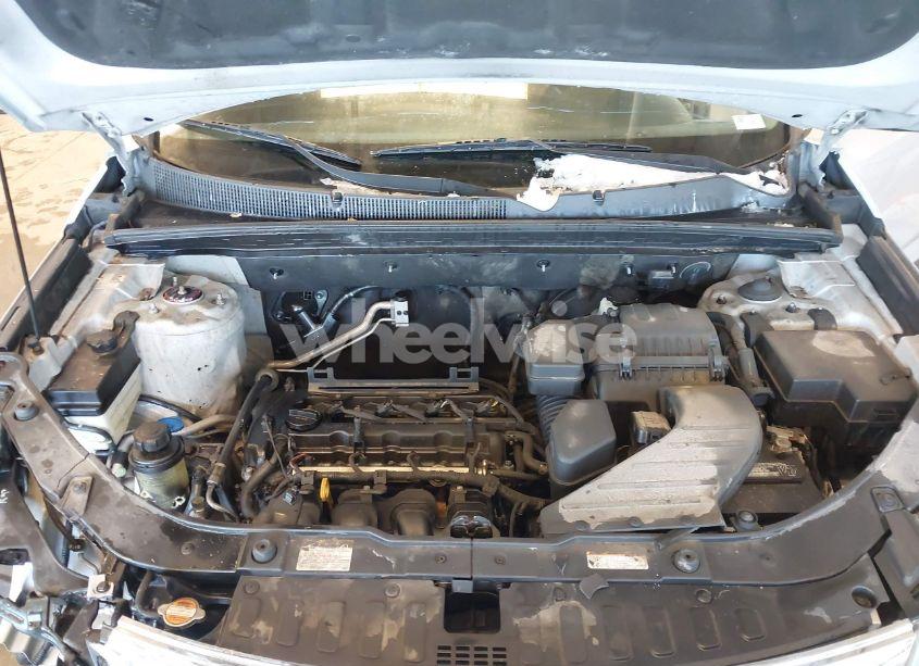 Photo 10 of 2011 Kia Sorento LX (VIN 5XYKT3A13BG090685)