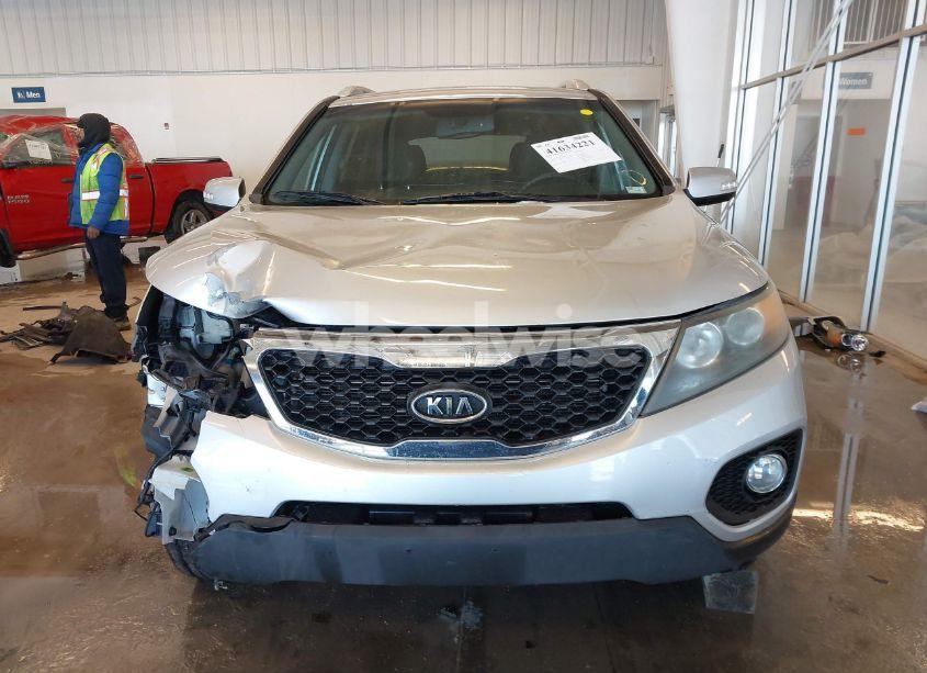 Photo 13 of 2011 Kia Sorento LX (VIN 5XYKT3A13BG090685)
