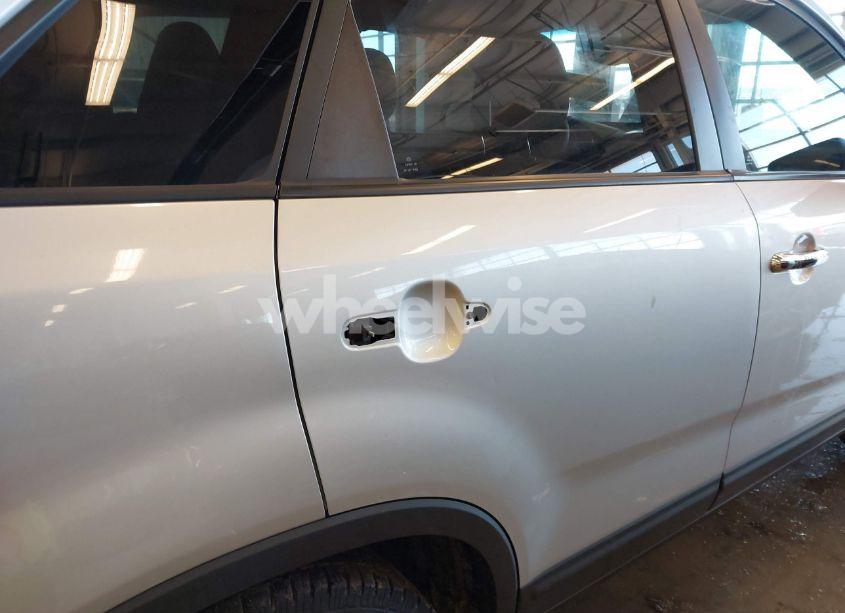 Photo 19 of 2011 Kia Sorento LX (VIN 5XYKT3A13BG090685)