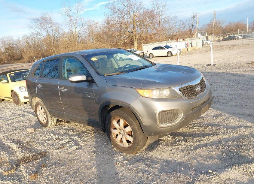 2011 Kia Sorento LX (VIN 5XYKT3A13BG113169) main photo