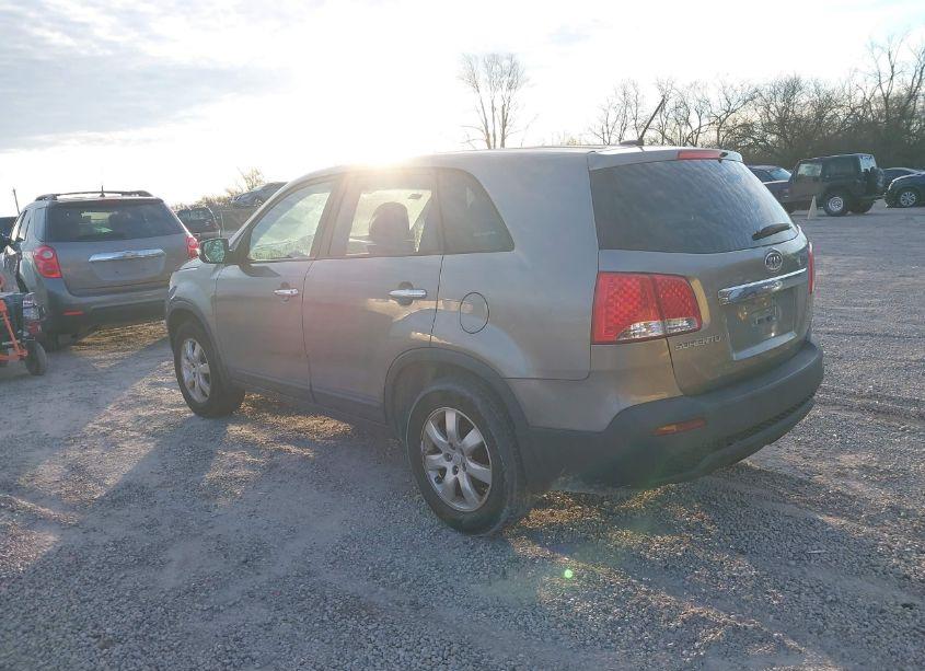 Photo 3 of 2011 Kia Sorento LX (VIN 5XYKT3A13BG113169)