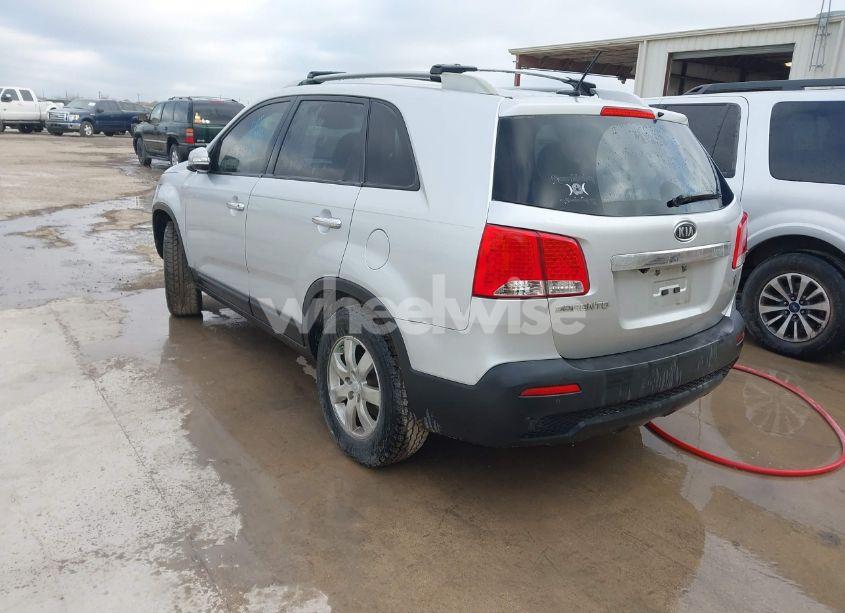 Photo 3 of 2011 Kia Sorento LX (VIN 5XYKT3A13BG129131)