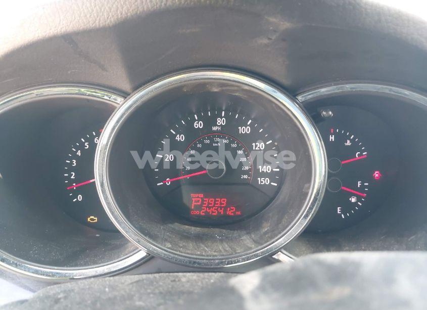 Photo 7 of 2011 Kia Sorento LX (VIN 5XYKT3A13BG129131)