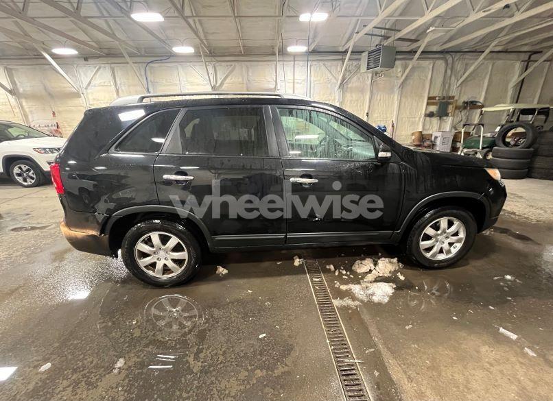 Photo 12 of 2011 Kia Sorento LX (VIN 5XYKT3A13BG146351)