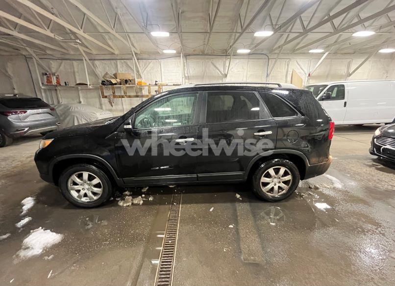 Photo 14 of 2011 Kia Sorento LX (VIN 5XYKT3A13BG146351)