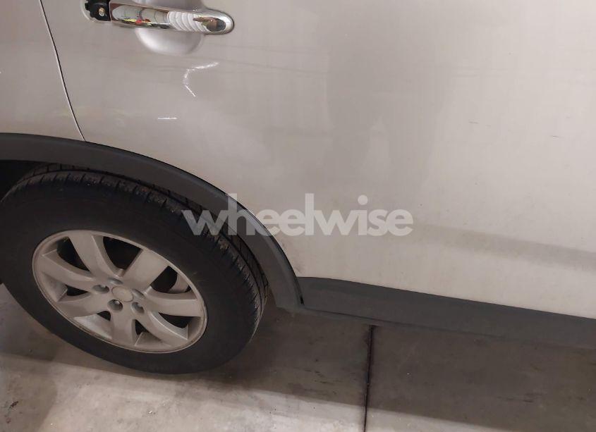 Photo 6 of 2011 Kia Sorento LX (VIN 5XYKT3A13BG169001)