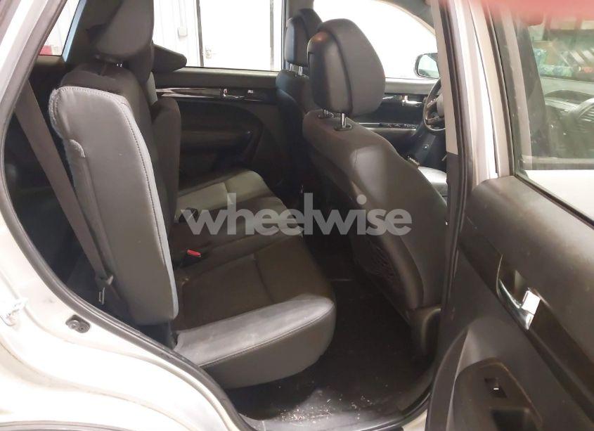 Photo 8 of 2011 Kia Sorento LX (VIN 5XYKT3A13BG169001)