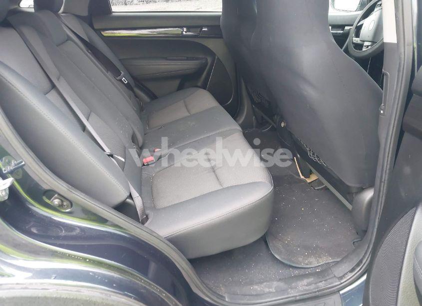 Photo 8 of 2012 Kia Sorento LX (VIN 5XYKT3A13CG308139)