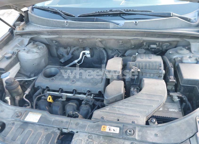 Photo 10 of 2013 Kia Sorento LX (VIN 5XYKT3A13DG407271)