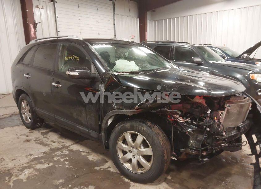2011 Kia Sorento LX (VIN 5XYKT3A14BG007166) main photo