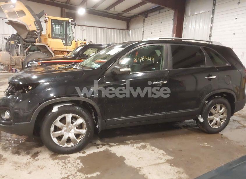Photo 14 of 2011 Kia Sorento LX (VIN 5XYKT3A14BG007166)