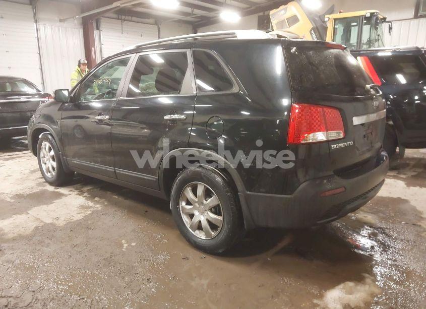 Photo 3 of 2011 Kia Sorento LX (VIN 5XYKT3A14BG007166)
