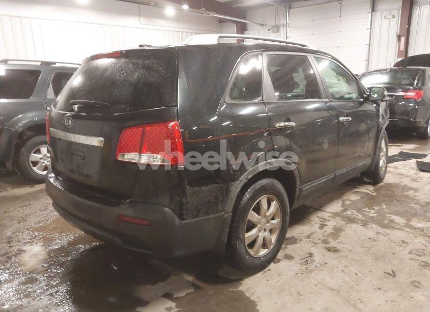 Photo 4 of 2011 Kia Sorento LX (VIN 5XYKT3A14BG007166)